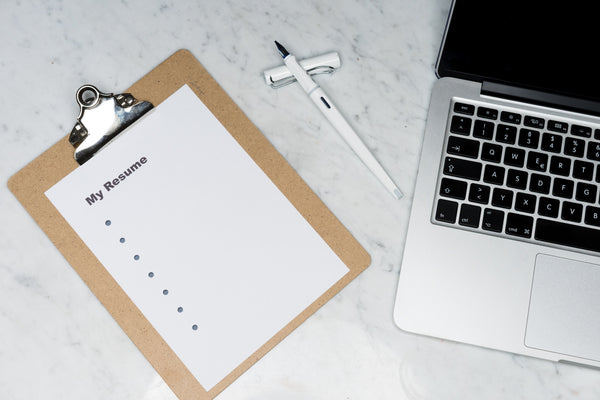 How to Use White Space and Bullet Points for a Cleaner Resume